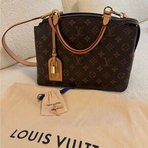 Louis Vuitton Petit Palais Monogram